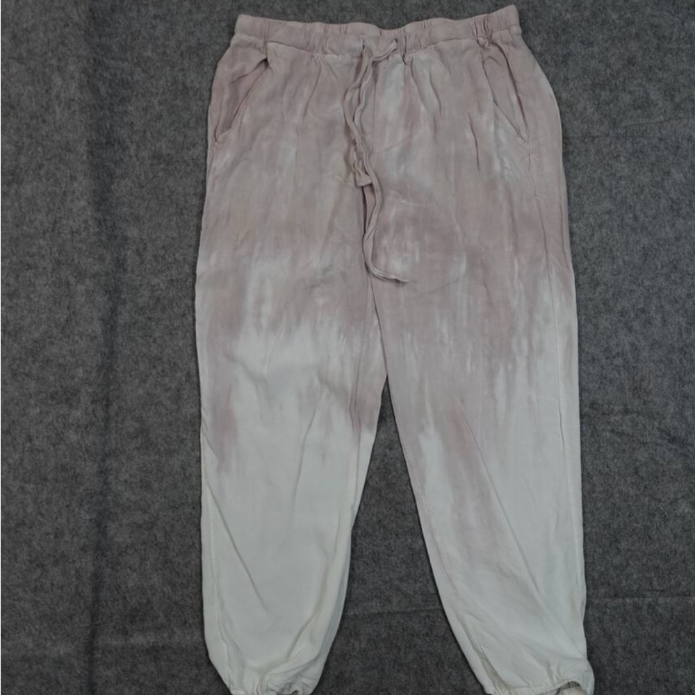 Cloth & Stone Pink and Cream Joggers they look tie die also but a pretty color